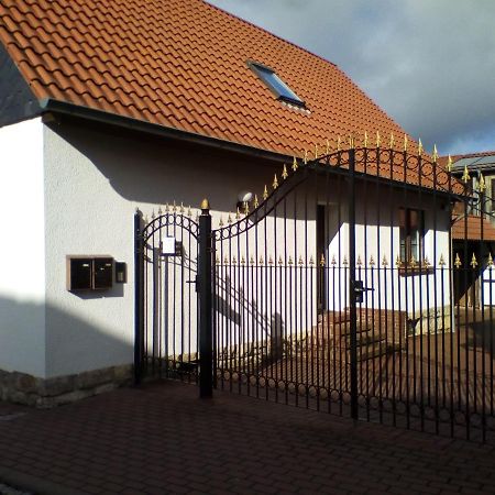 Effelder  Home&Classic Erlebnisscheune מראה חיצוני תמונה